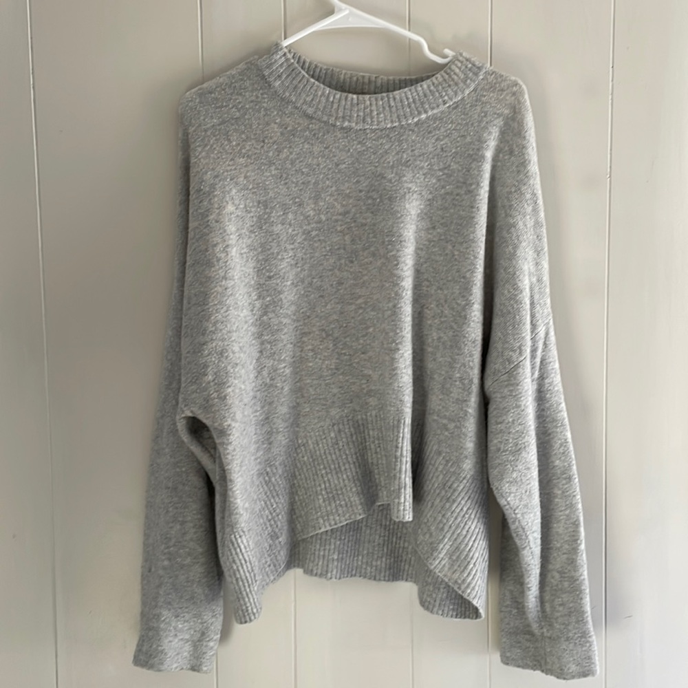 A new day | grey sweater bell sleeve | MEDIUM | lightly worn